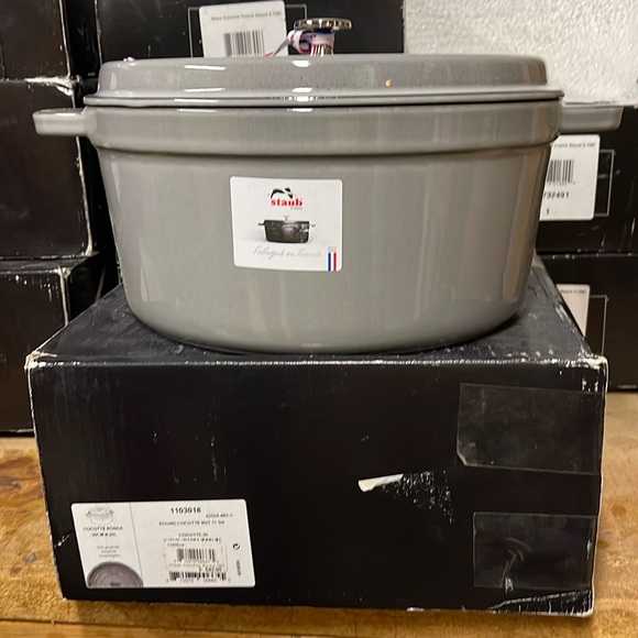 New Staub Round Cocotte 9 QT 11 3/4 Graphite 1103018 ME6028 - Picture 1 of 5